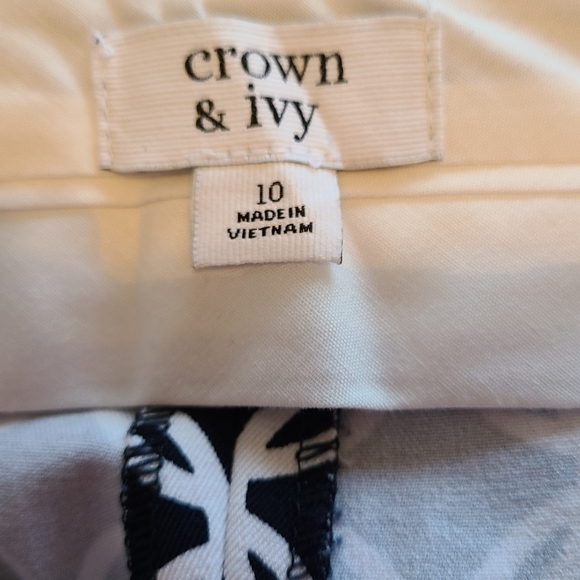 Crown & Ivy Woman's Pants, Size: 10 Color: Black w/ pattern - Picture 7 of 12